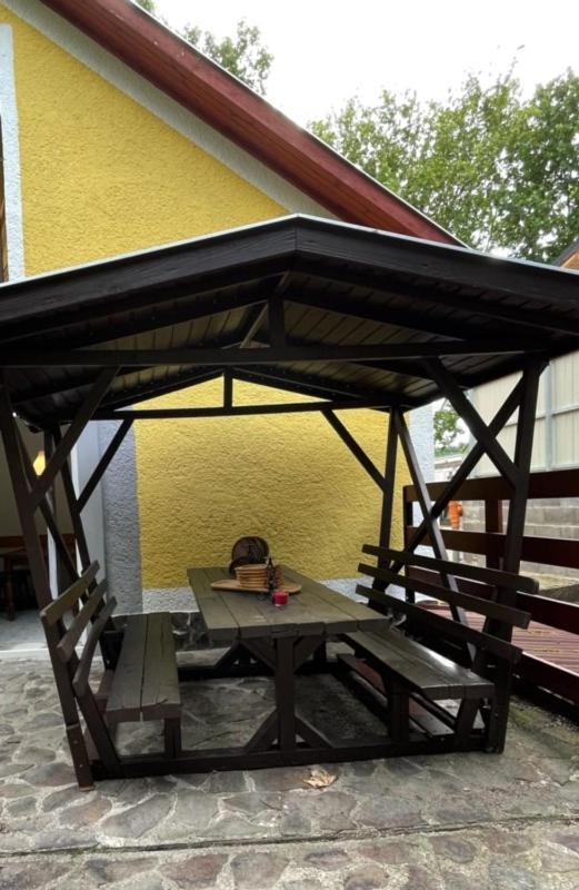 Boni Apartman Мисколк Екстериор снимка