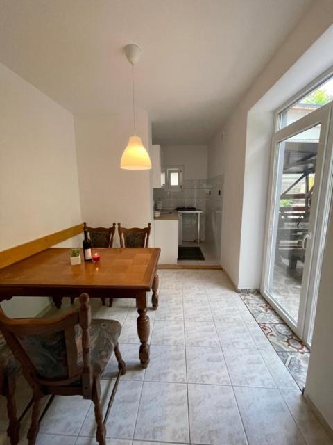 Boni Apartman Мисколк Екстериор снимка
