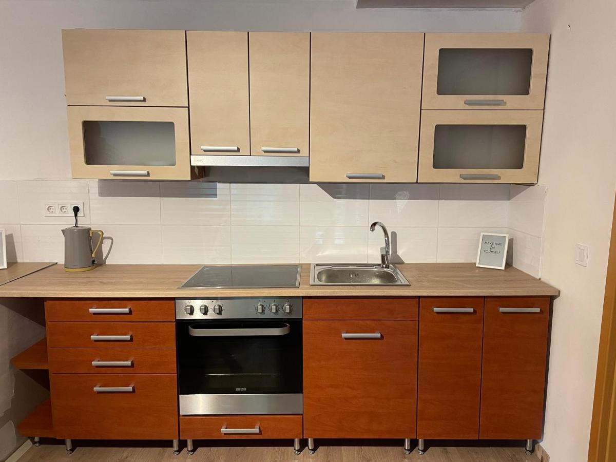 Boni Apartman Мисколк Екстериор снимка