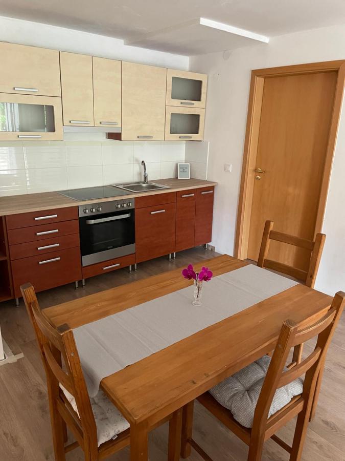 Boni Apartman Мисколк Екстериор снимка